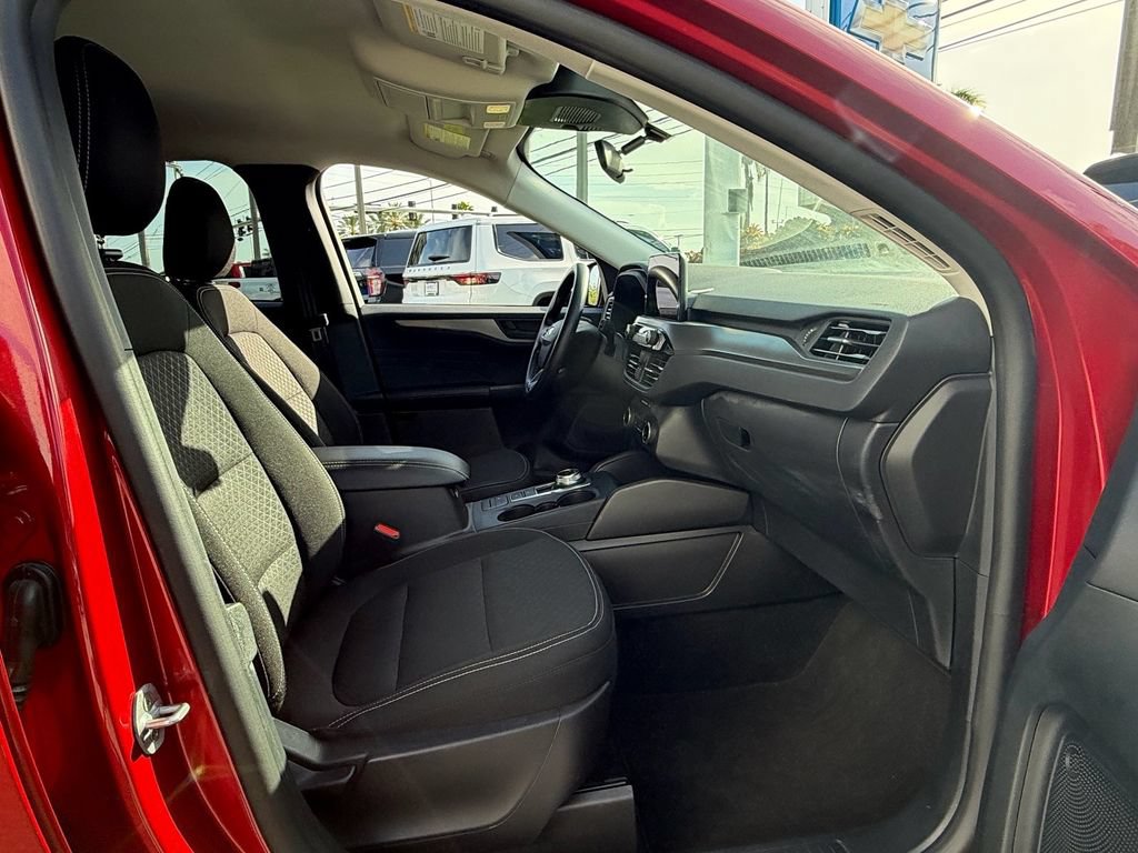 Used 2025 Ford Escape Active FWD image 17