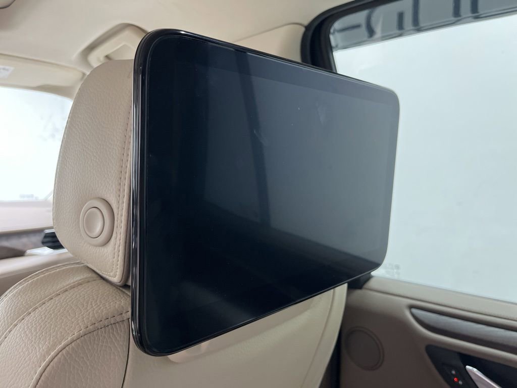 Used 2023 GMC Yukon Denali AWD/4WD image 16
