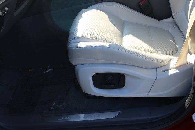 Used 2020 Jaguar E-PACE SE image 19