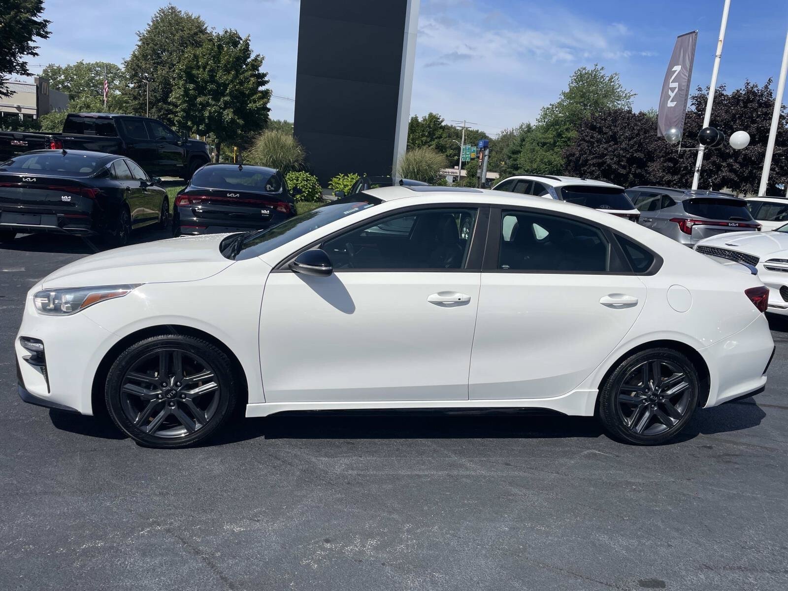 Used 2020 Kia Forte GT-Line w/ GT-Line Premium Package FWD image 2