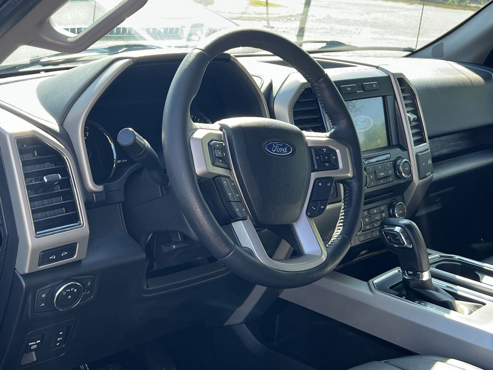 Used 2018 Ford F150 Lariat RWD image 13