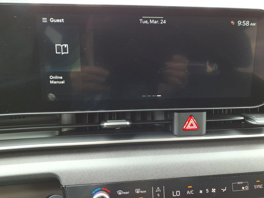New 2026 Kia Carnival EX FWD image 23