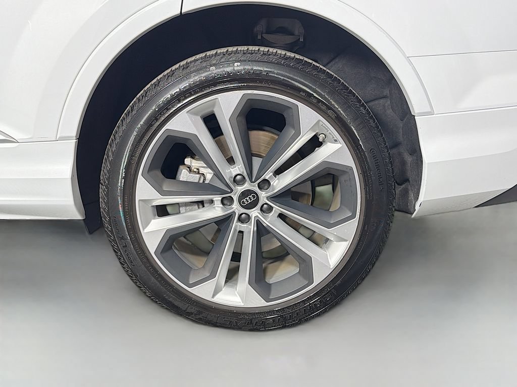 Used 2023 Audi Q7 3.0T Premium Plus w/ Premium Plus Package AWD/4WD image 33