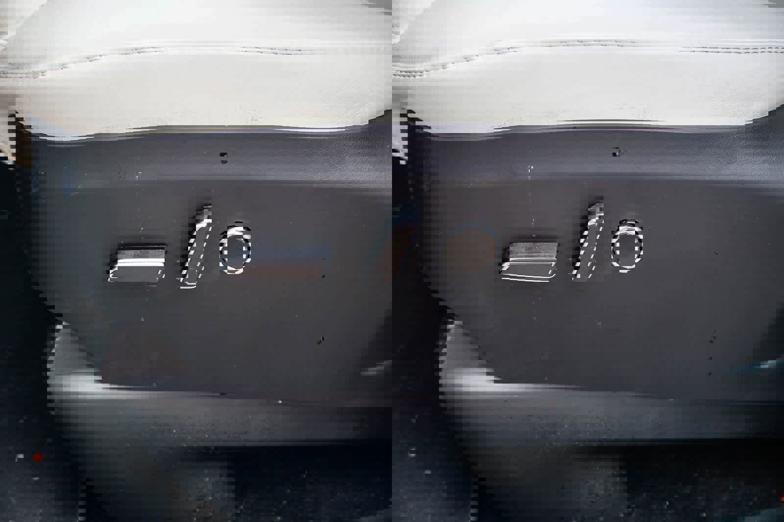 Used 2022 Tesla Model X image 22