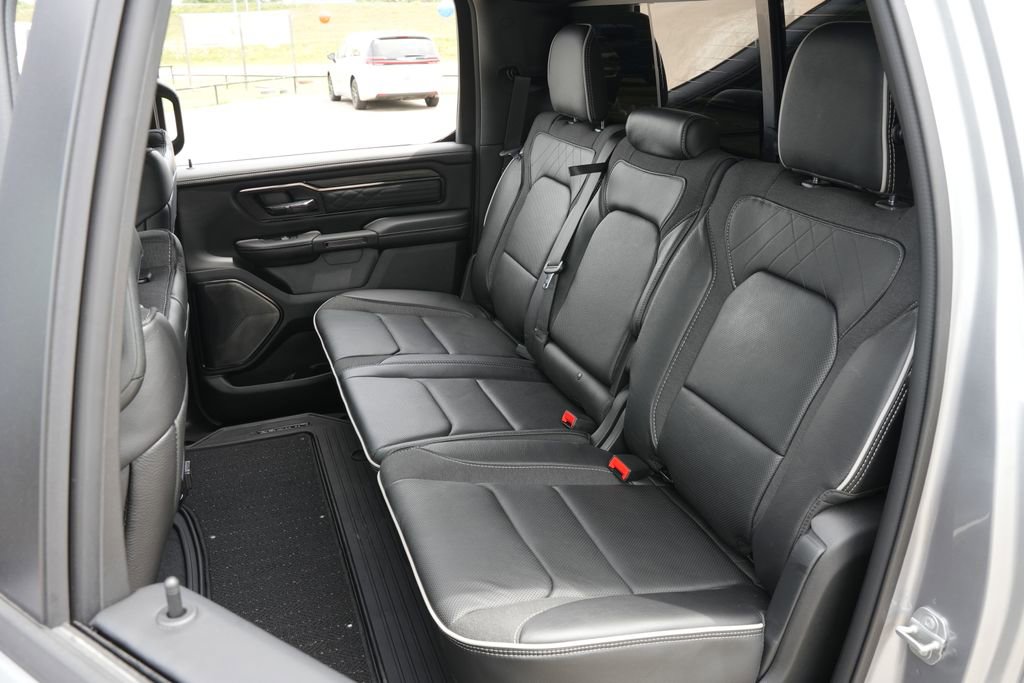 Used 2025 RAM 1500 Limited AWD/4WD image 18