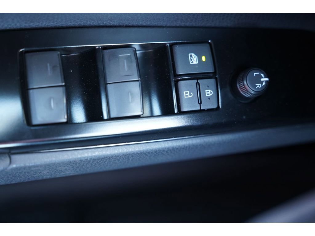 Used 2026 Toyota Camry SE image 23