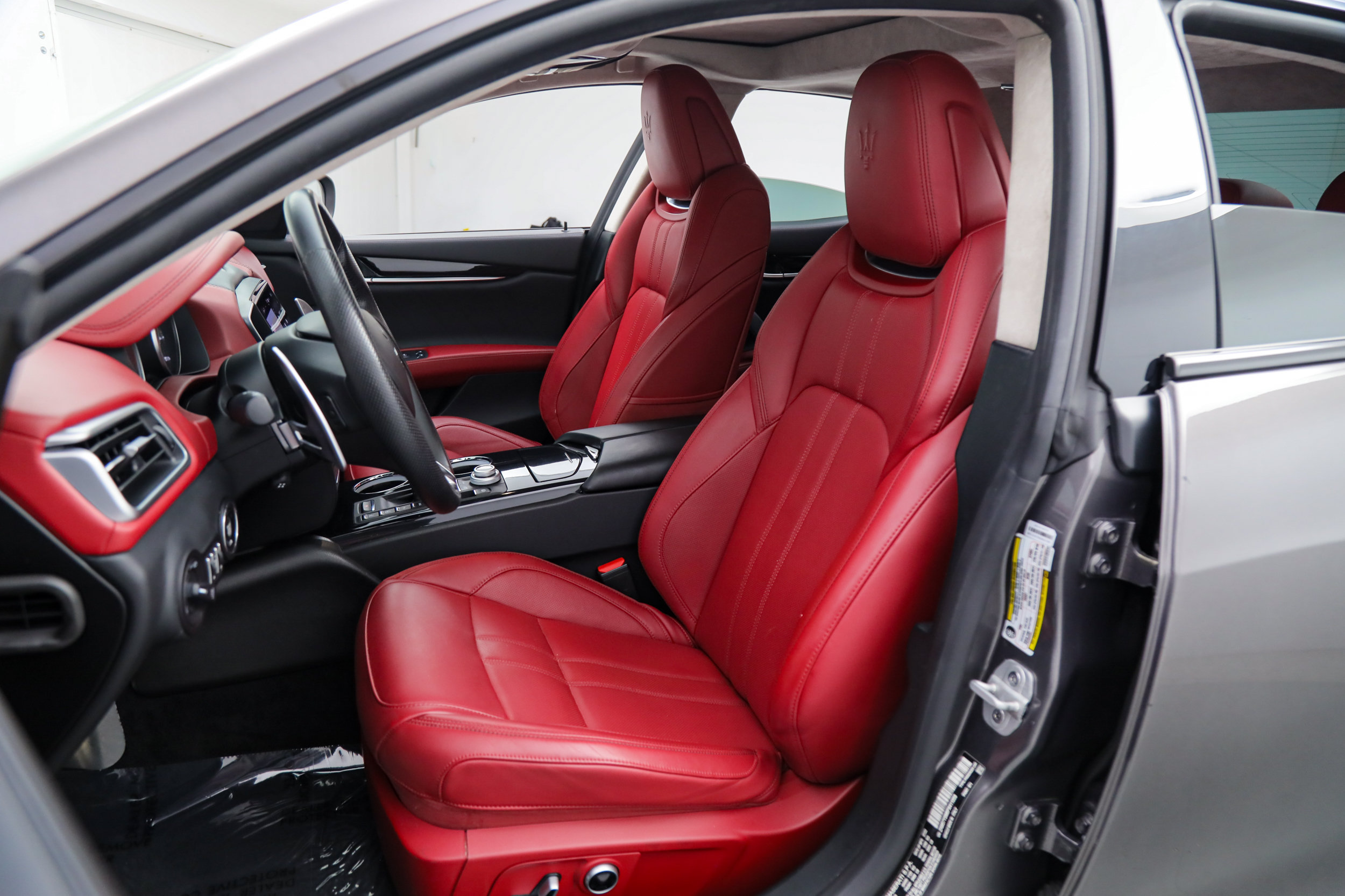 Certified 2023 Maserati Ghibli Modena RWD image 17