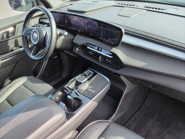 Used 2025 Buick Enclave Preferred AWD/4WD image 10