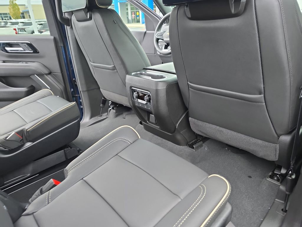 New 2026 Chevrolet Suburban Premier image 11