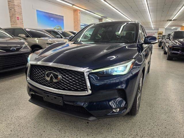 Used 2019 INFINITI QX50 Essential w/ Sensory Package AWD/4WD image 2