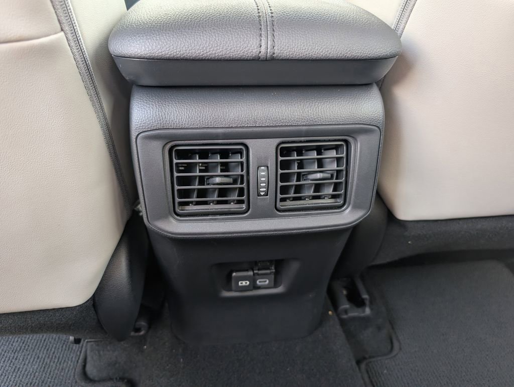 Used 2025 Toyota RAV4 XLE Premium image 28