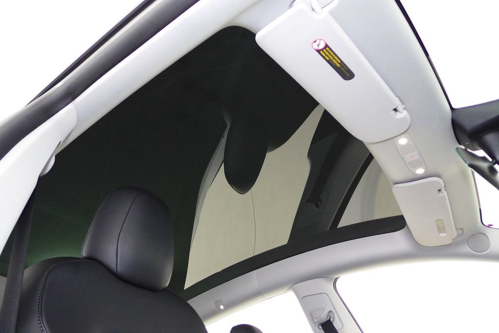 Used 2022 Tesla Model Y Performance AWD/4WD image 18