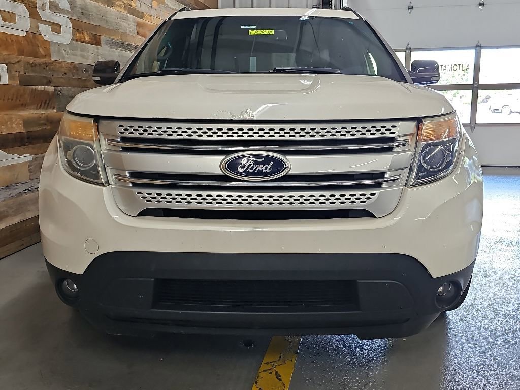 Used 2013 Ford Explorer XLT AWD/4WD image 3
