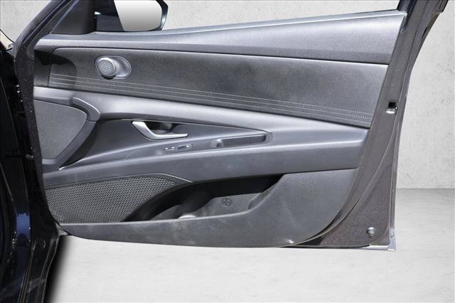 Certified 2021 Hyundai Elantra SEL FWD image 28