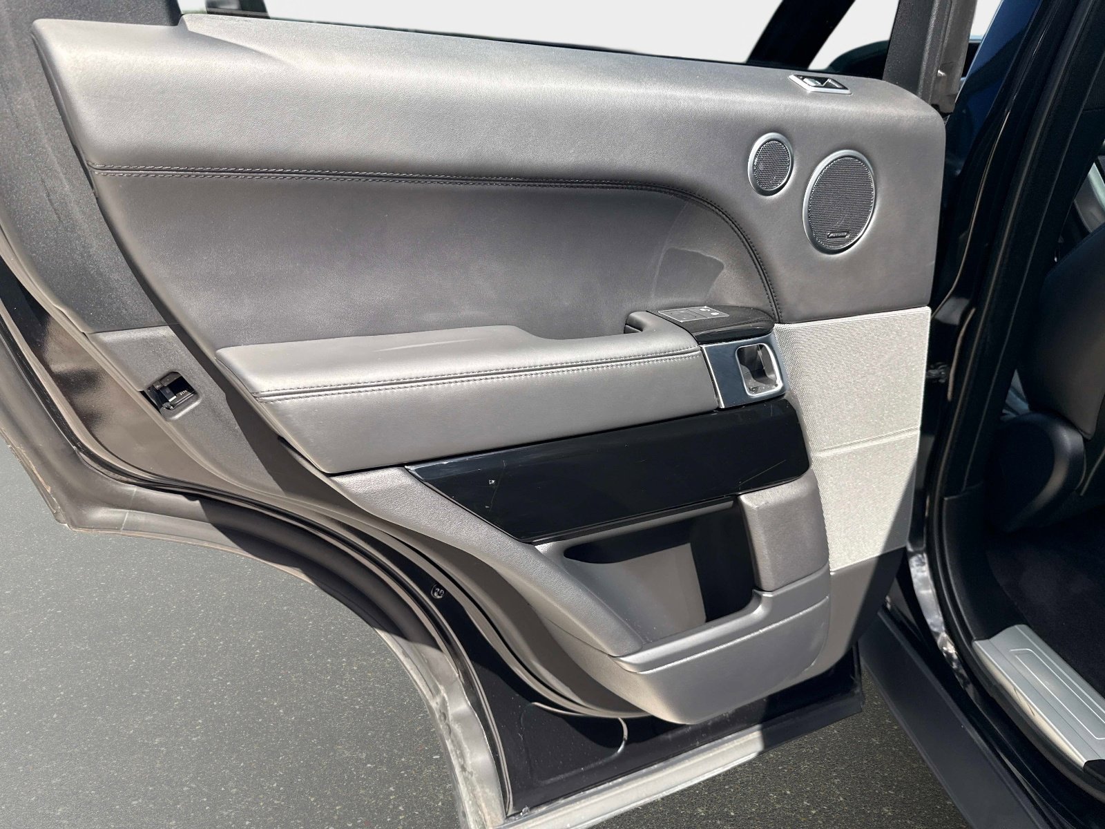 Used 2020 Land Rover Range Rover Sport HST image 13