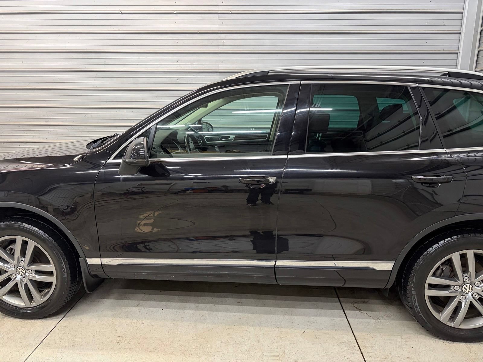 Used 2015 Volkswagen Touareg TDI AWD/4WD image 7
