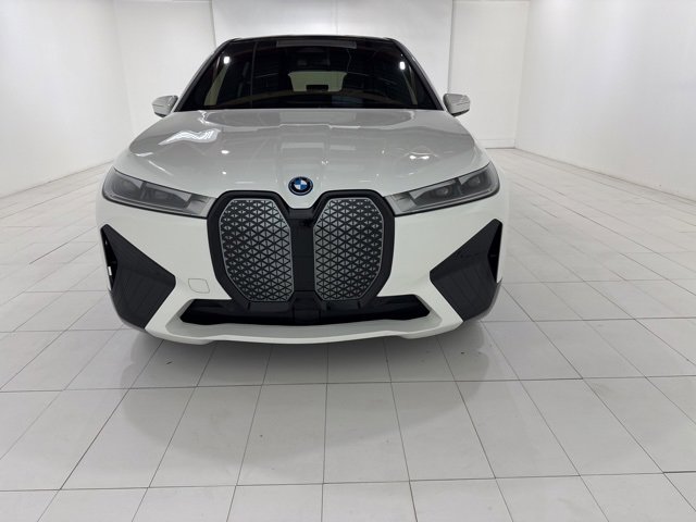 Used 2025 BMW iX xDrive50 w/ Sport Package image 8