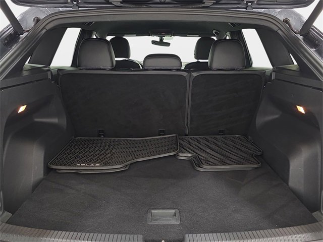 Used 2021 Volkswagen Atlas Cross Sport SE image 32
