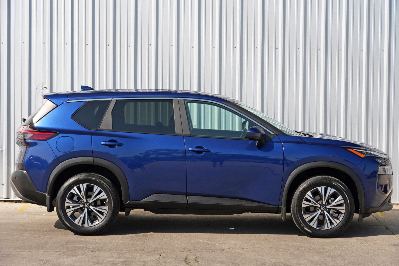 Used 2023 Nissan Rogue SV FWD image 48