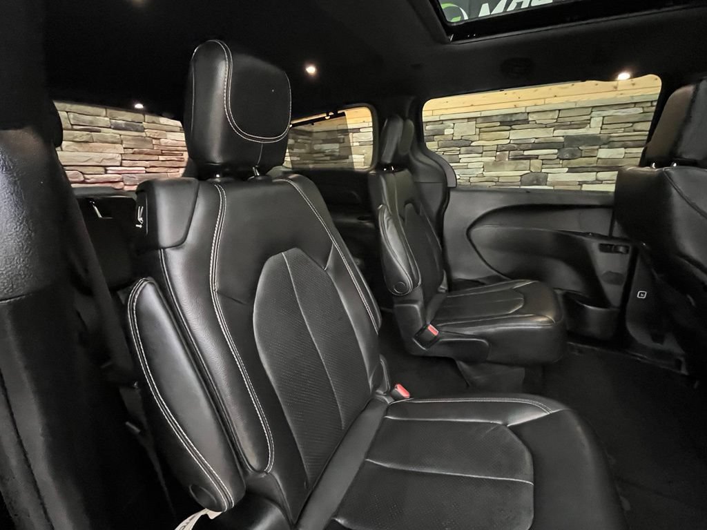 Used 2022 Chrysler Pacifica Touring-L w/ S Appearance Package AWD/4WD image 43