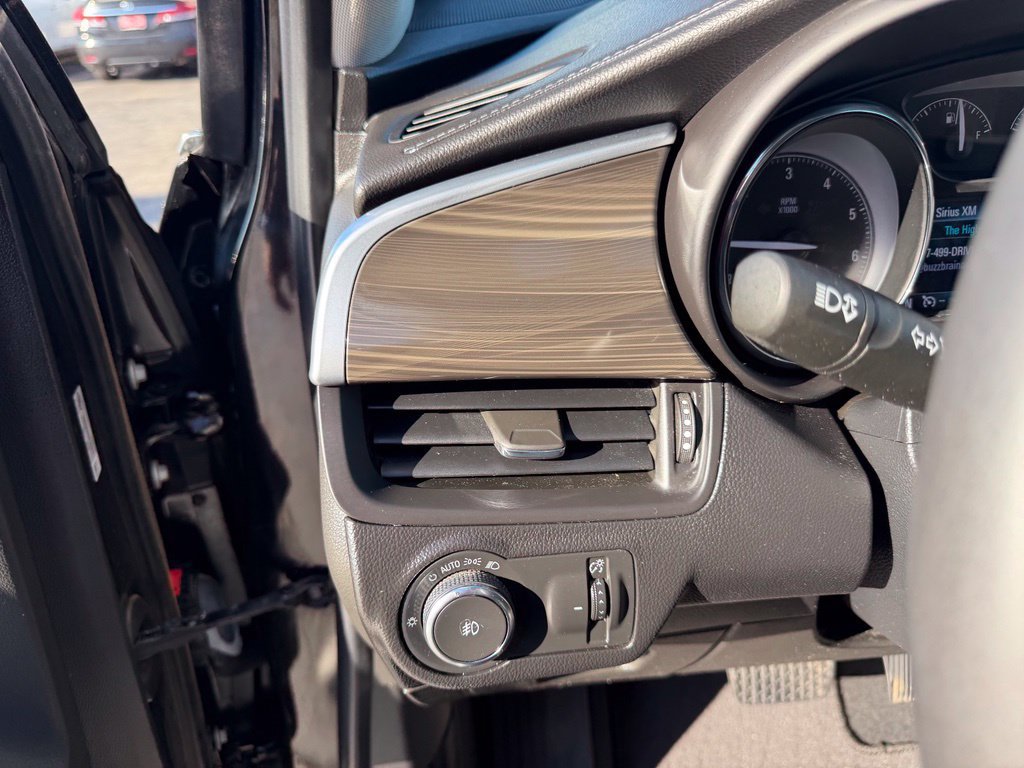 Used 2020 Buick Envision Preferred FWD image 23