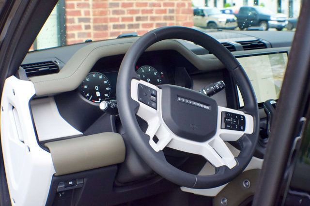 Used 2025 Land Rover Defender 110 S AWD/4WD image 22