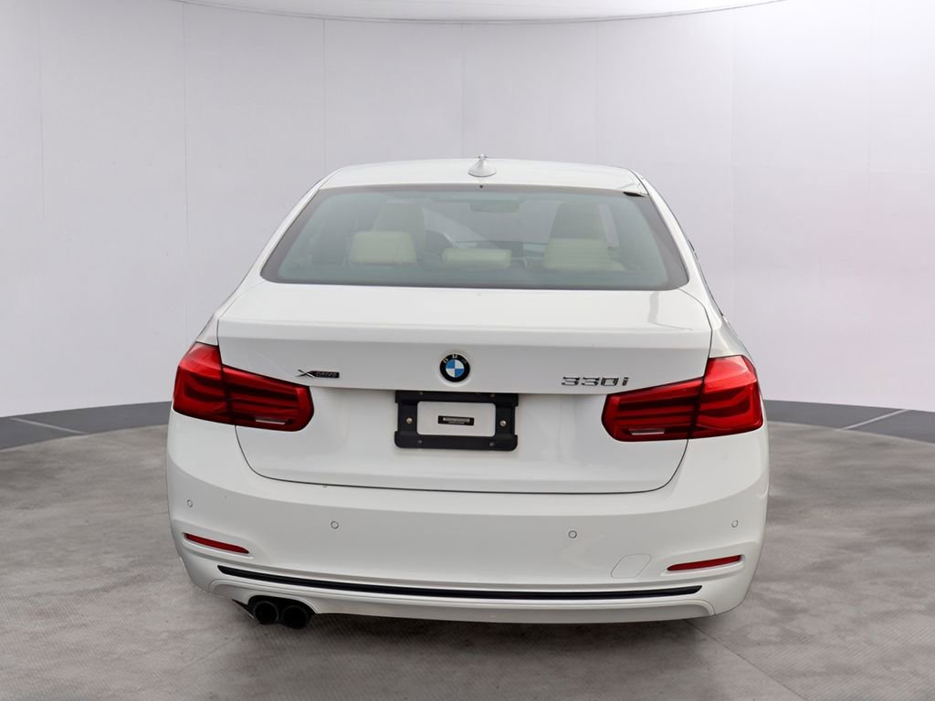 Used 2017 BMW 330i xDrive Sedan image 12