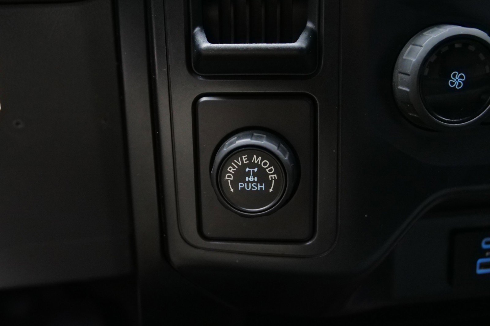 Used 2021 Ford F150 XL w/ Equipment Group 101A High RWD image 17
