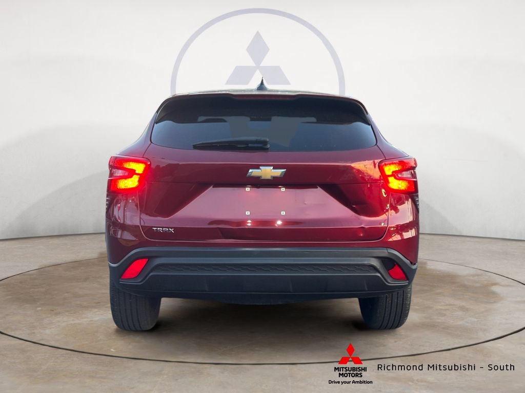 Used 2024 Chevrolet Trax LS FWD image 4