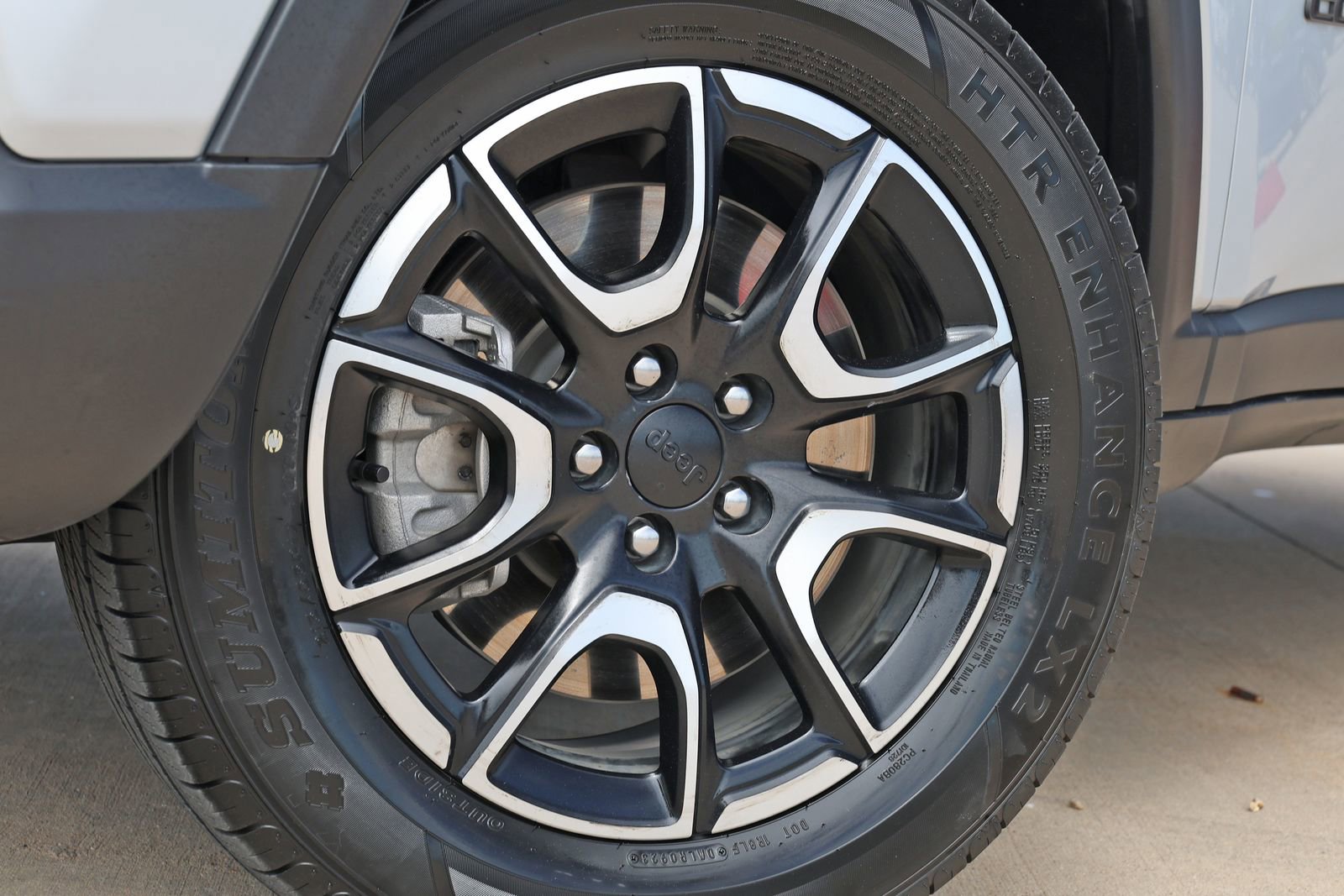 Used 2024 Jeep Compass Trailhawk image 12