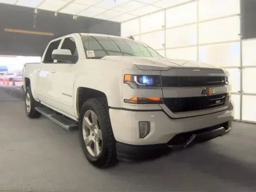 Used 2018 Chevrolet Silverado 1500 LT w/ All Star Edition AWD/4WD image 3