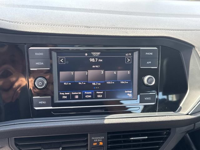 Certified 2022 Volkswagen Jetta SE w/ Panoramic Sunroof Package FWD image 19