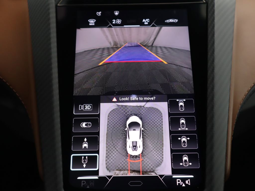 Used 2024 Lamborghini Revuelto image 16