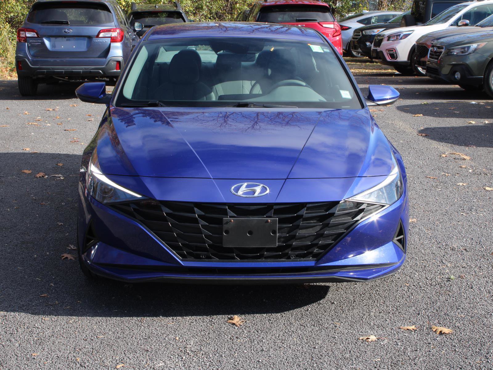 Used 2022 Hyundai Elantra Blue image 2