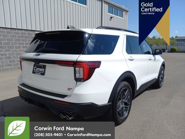 Used 2025 Ford Explorer ST image 3