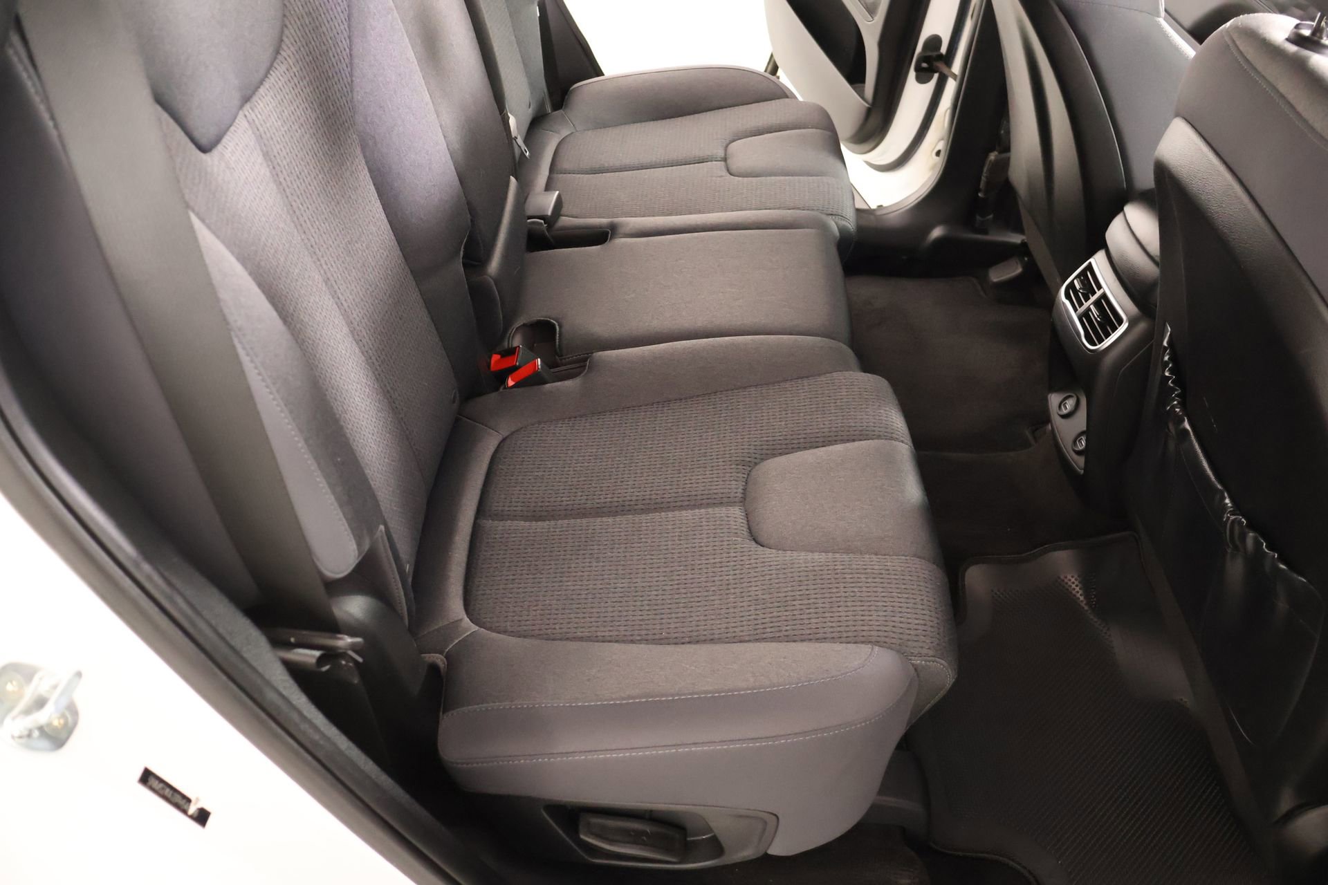 Used 2023 Hyundai Santa Fe SEL FWD image 15