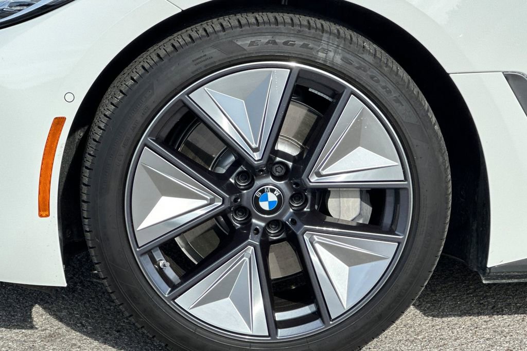 Used 2023 BMW i4 eDrive40 w/ Premium Package image 31