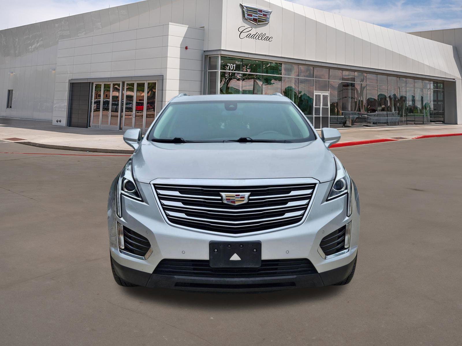 Used 2019 Cadillac XT5 Luxury FWD image 2