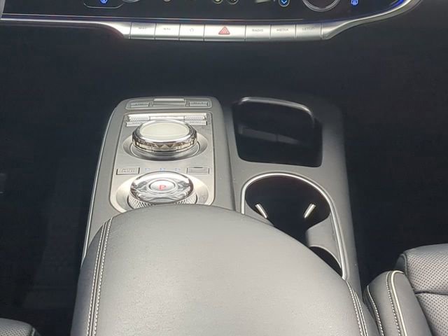 Used 2023 Genesis GV70 2.5T w/ Advanced Package AWD/4WD image 18