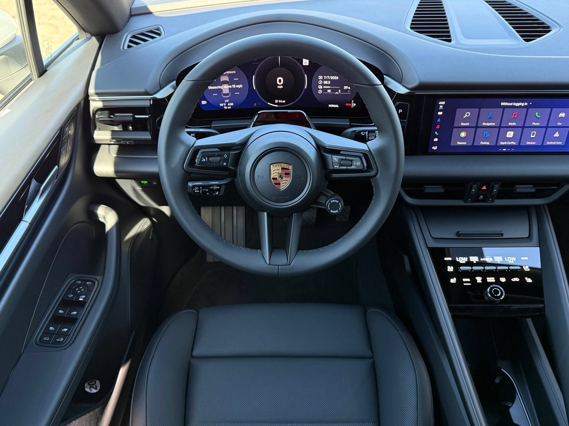 Used 2026 Porsche Macan Electric RWD image 14