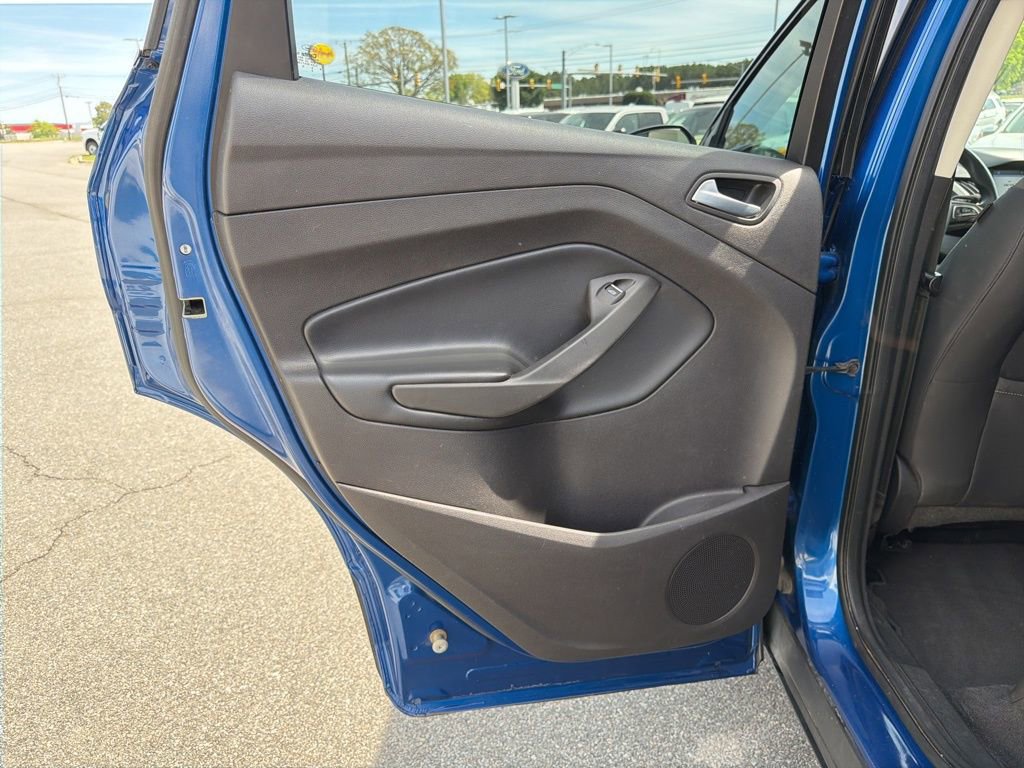 Used 2019 Ford Escape SE image 15