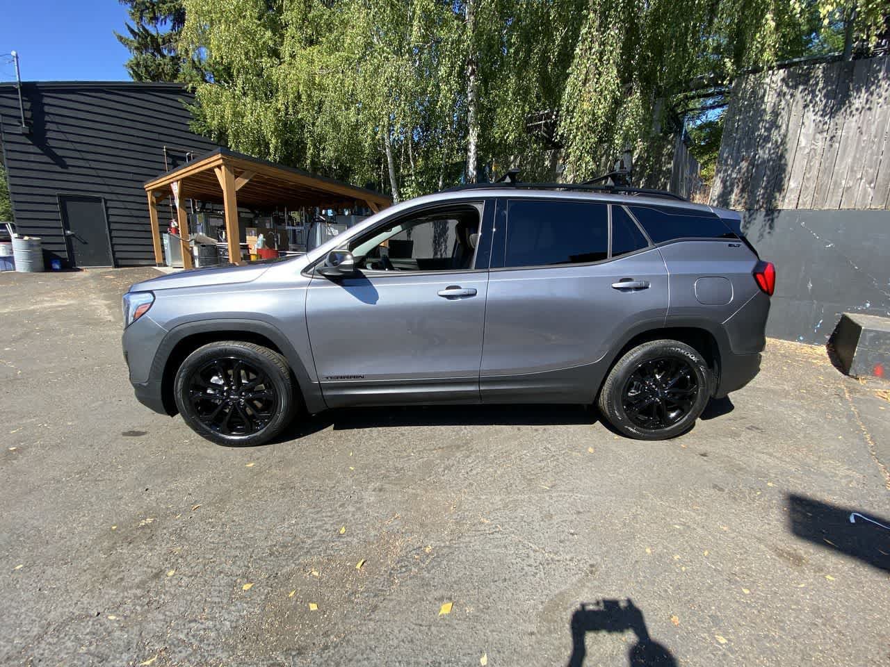Used 2020 GMC Terrain SLT w/ Preferred Package AWD/4WD image 3