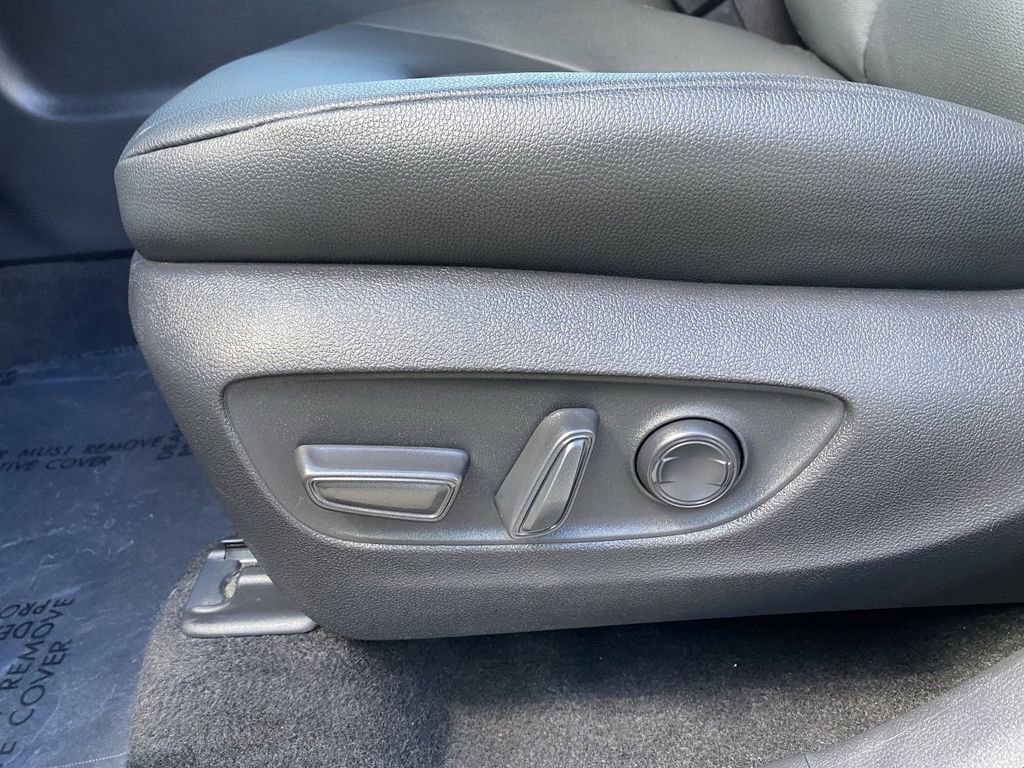 Certified 2025 Toyota Grand Highlander AWD image 24