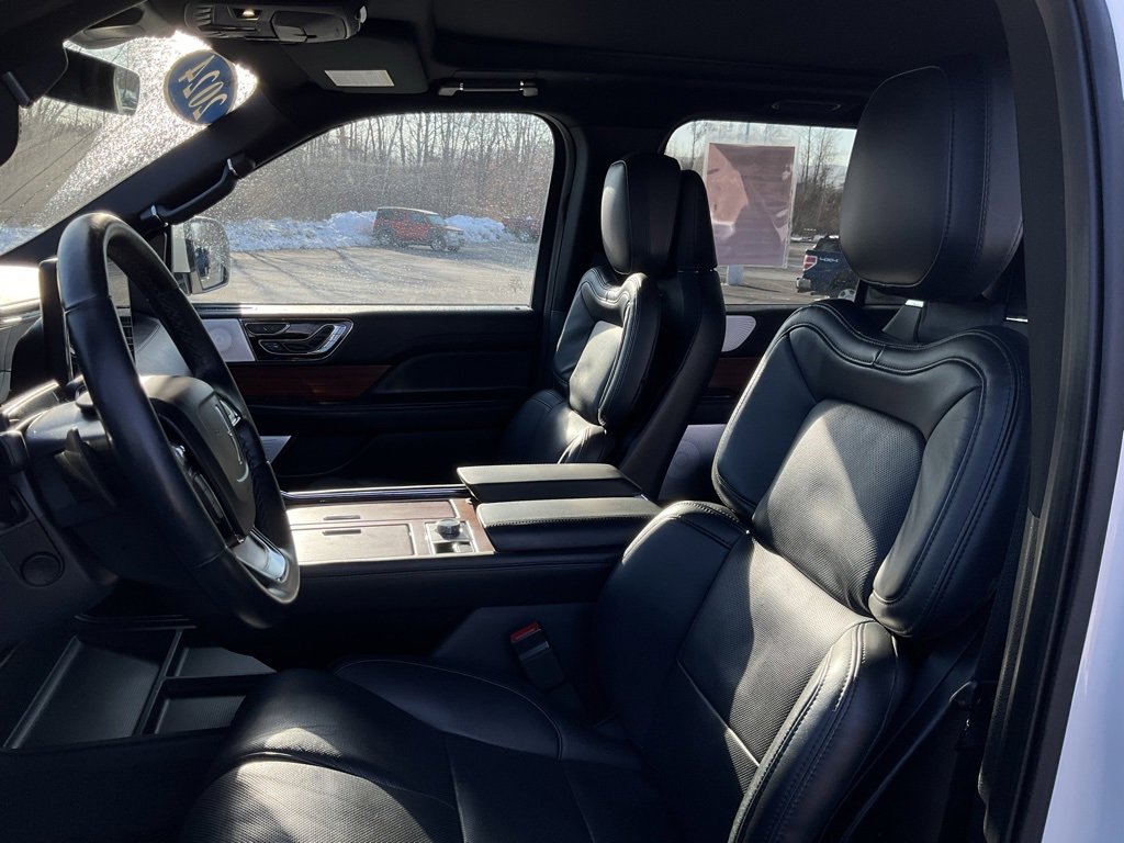 Used 2024 Lincoln Navigator L Reserve image 17