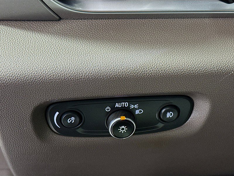 Used 2019 Chevrolet Traverse LT FWD image 10