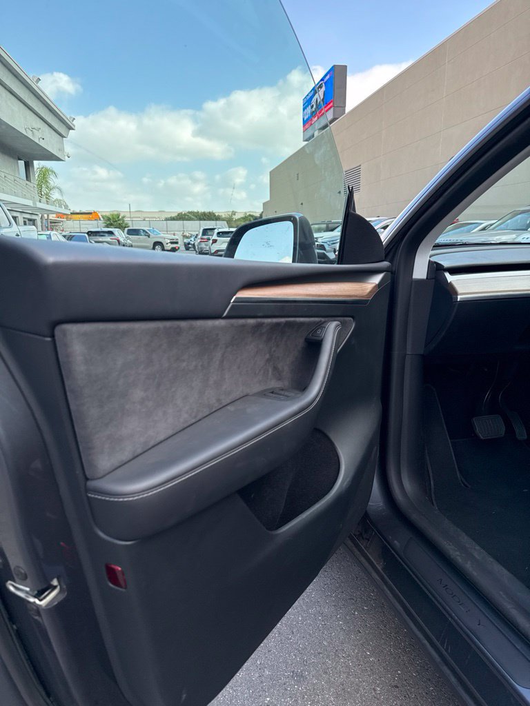 Used 2023 Tesla Model Y Long Range AWD/4WD image 10