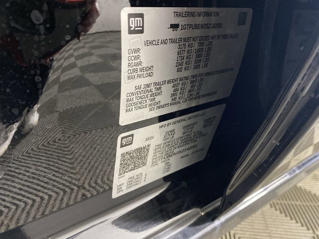 Certified 2025 GMC Sierra 1500 SLE w/ Preferred Package image 37