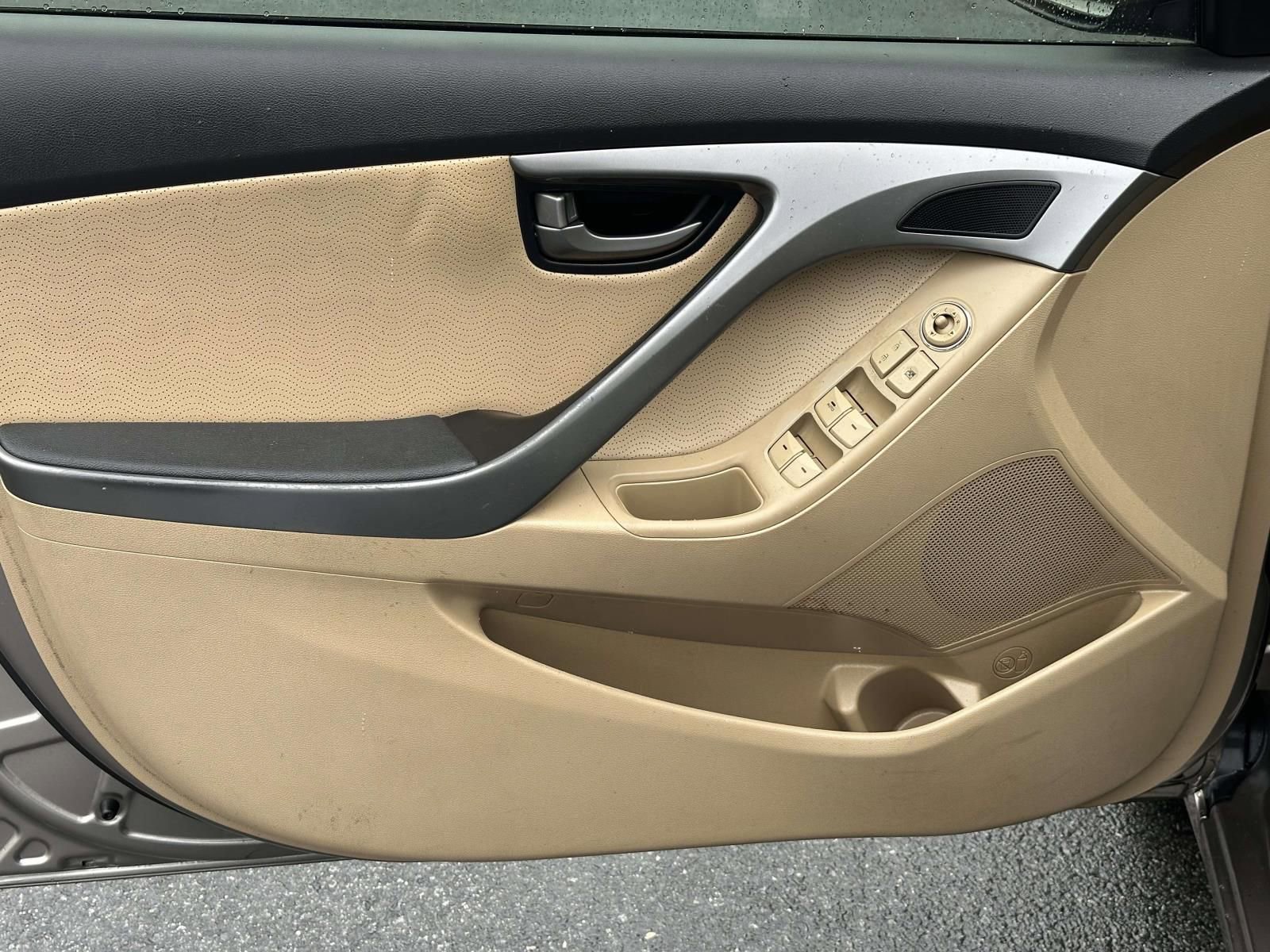 Used 2013 Hyundai Elantra Limited w/ Technology Pkg FWD image 20