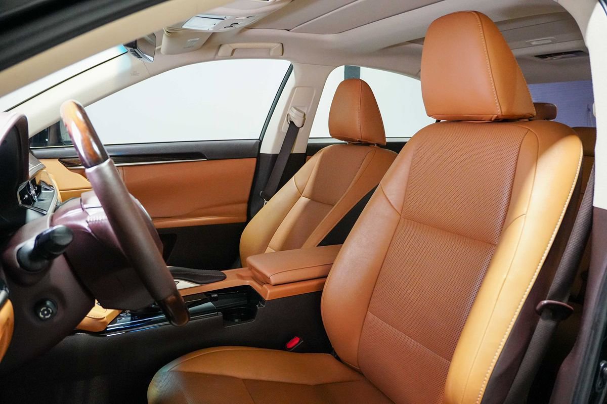Used 2016 Lexus ES 350 w/ Navigation System Package FWD image 11