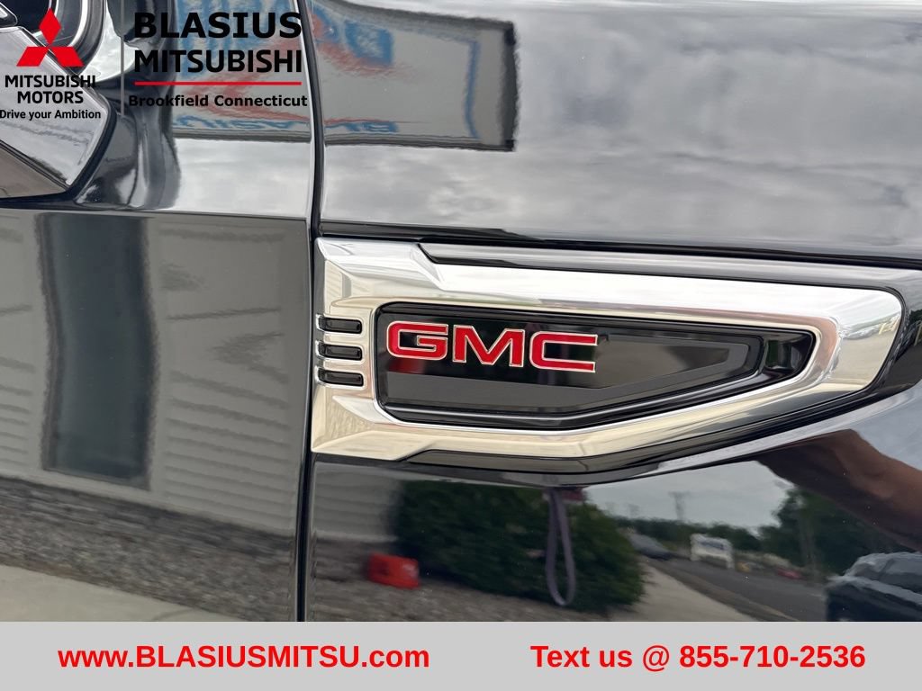 Used 2026 GMC Yukon Denali w/ Sun & Power Step Package AWD/4WD image 57